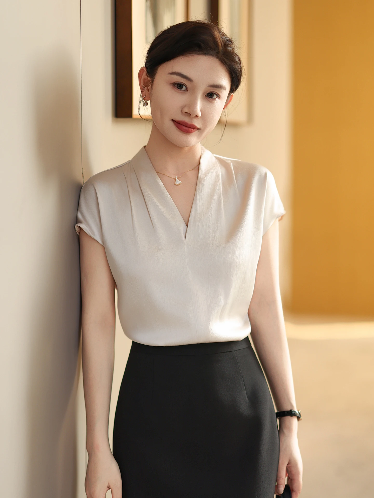 

Champagne Color Satin Short Sleeve V-Neck Business Shirt Women's Commute Professional Little Flying Sleeve Top Summer 2026
