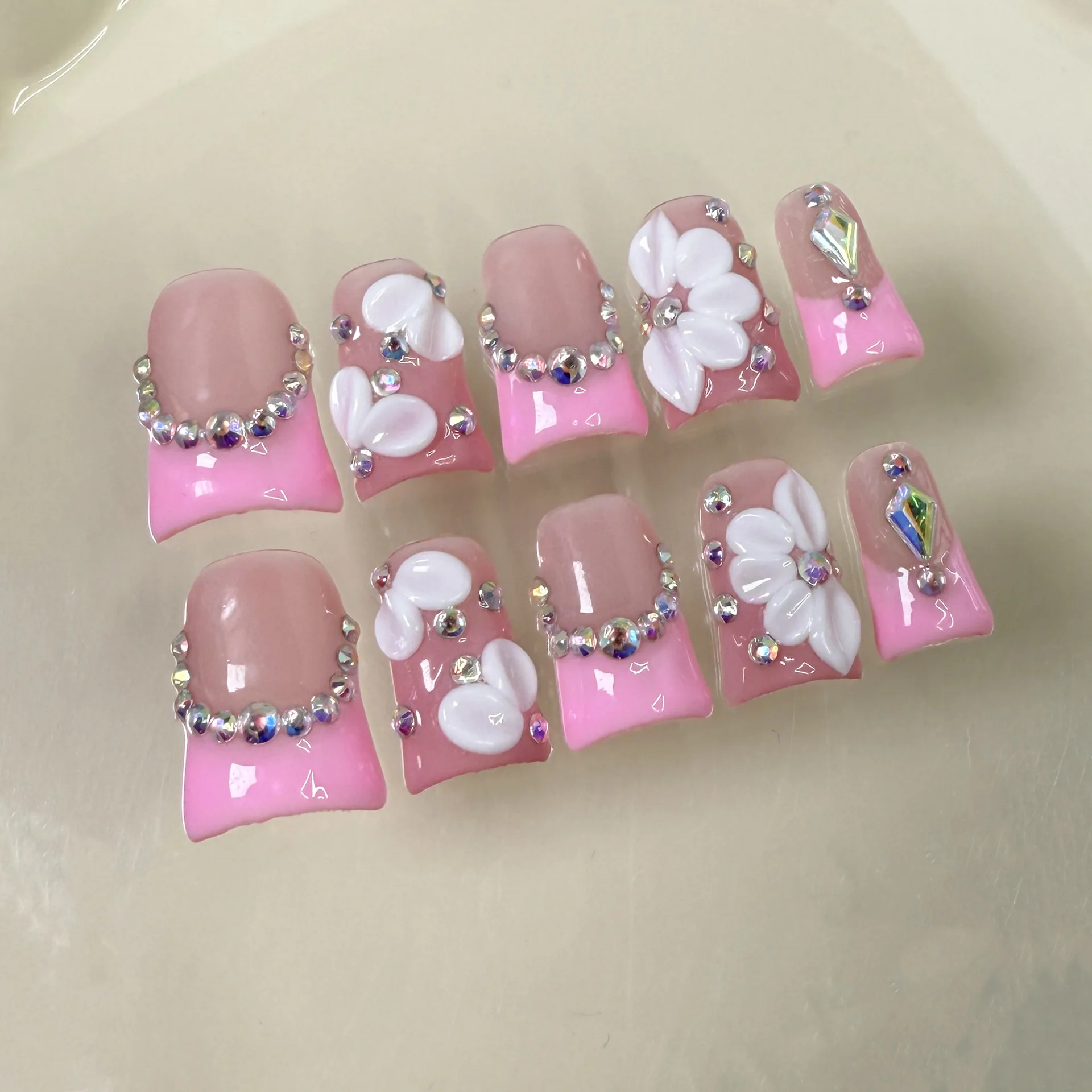 10pcs Glitter Butterfly Handmade False Nails Sets Flower Diamond Design French Short Duckbill Fake Nail Tips Pink Press on Nails
