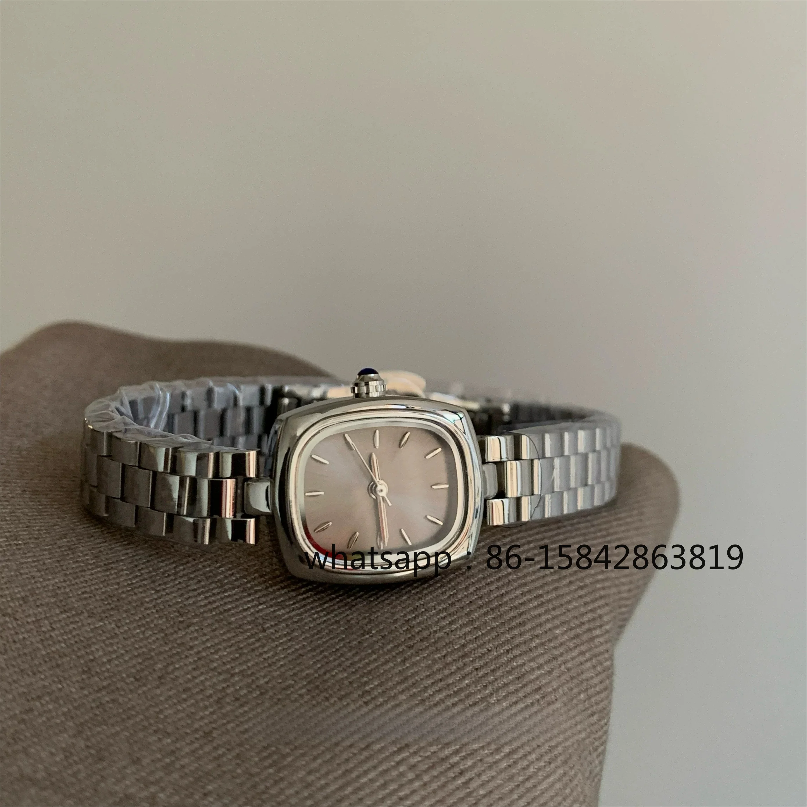 premium-minimalist-style-square-steel-belt-silver-gray-workplace-commute-watch