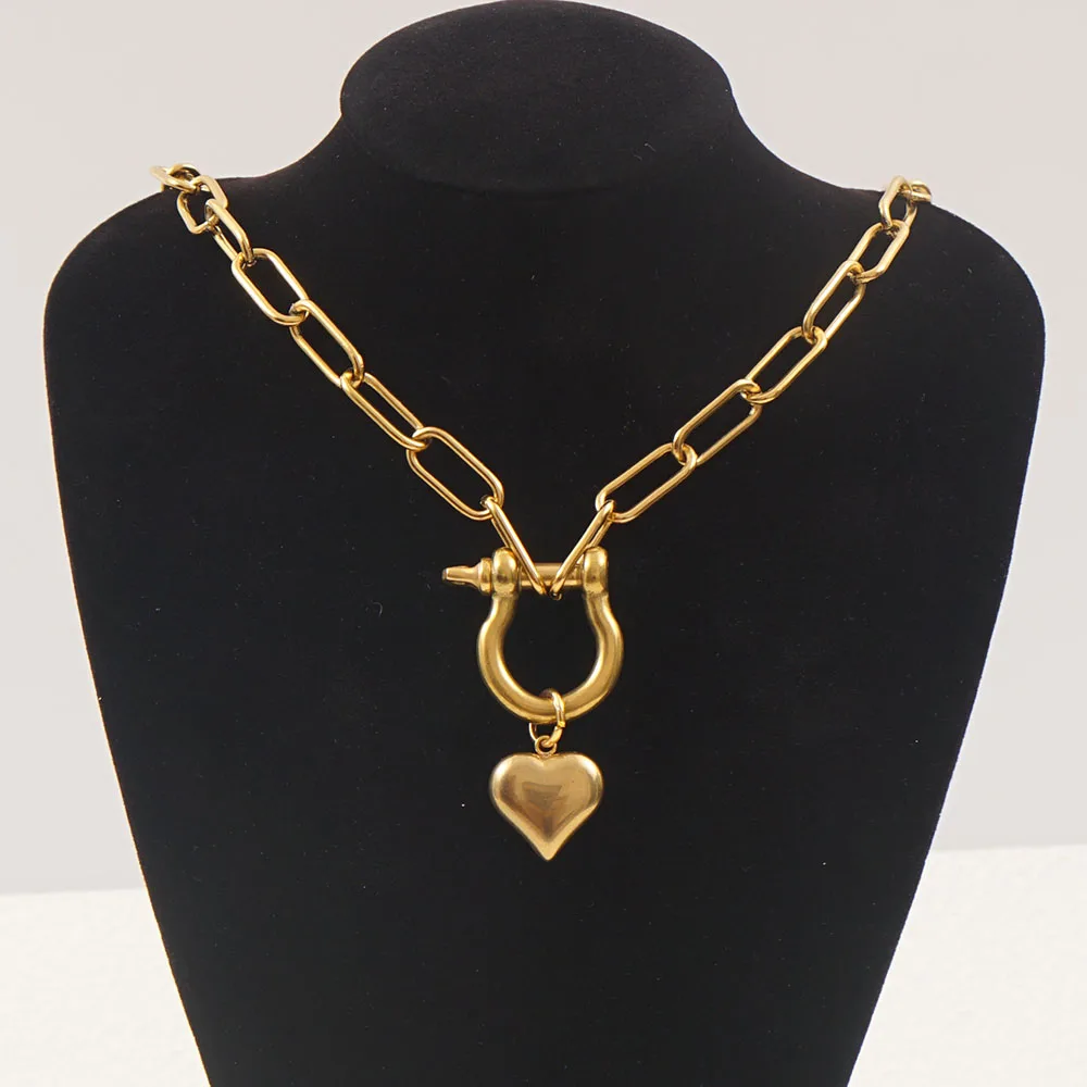 Collar De corazón De acero inoxidable para hombres y mujeres, gargantilla De Herradura De Metal De Color dorado/plateado, colgante De corazón