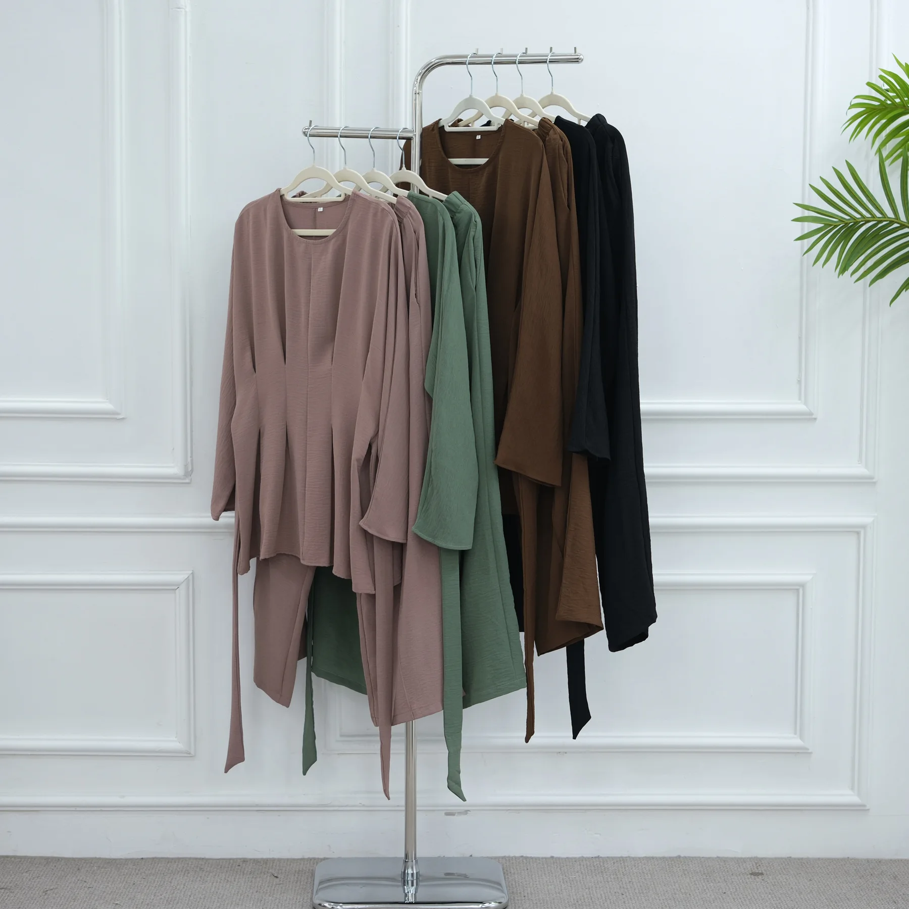 卸売 新ラマダン イード イスラム教徒向け 控えめなトルコ ドバイ アバヤ ジャズクレープ 女性用ムスリム カジュアルシャツブラウスとパンツのツーピースセット