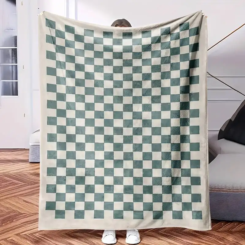 Classic Red & Green Tartan Plaid Throw Blanket - Timeless Scottish-Themed Soft Blanket for Rustic Cozy Home Decor