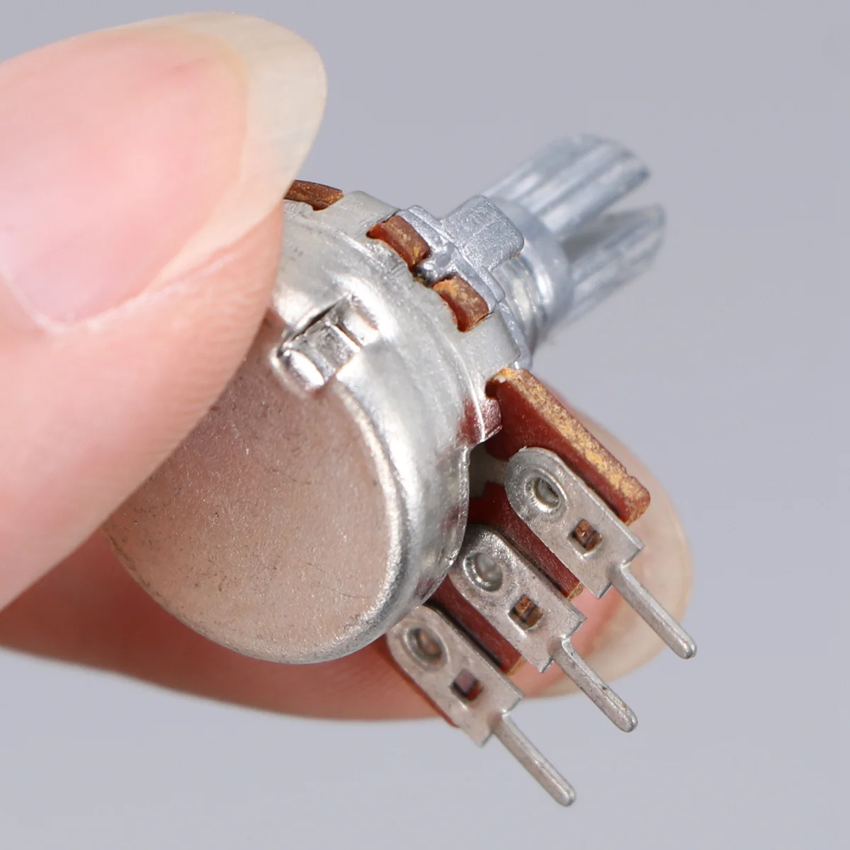 مقياس جهد حجم الجيتار B250k عمود سبليت خشن مخرش طويل مخرش رمح استبدال مقاييس الجهد الصوتي