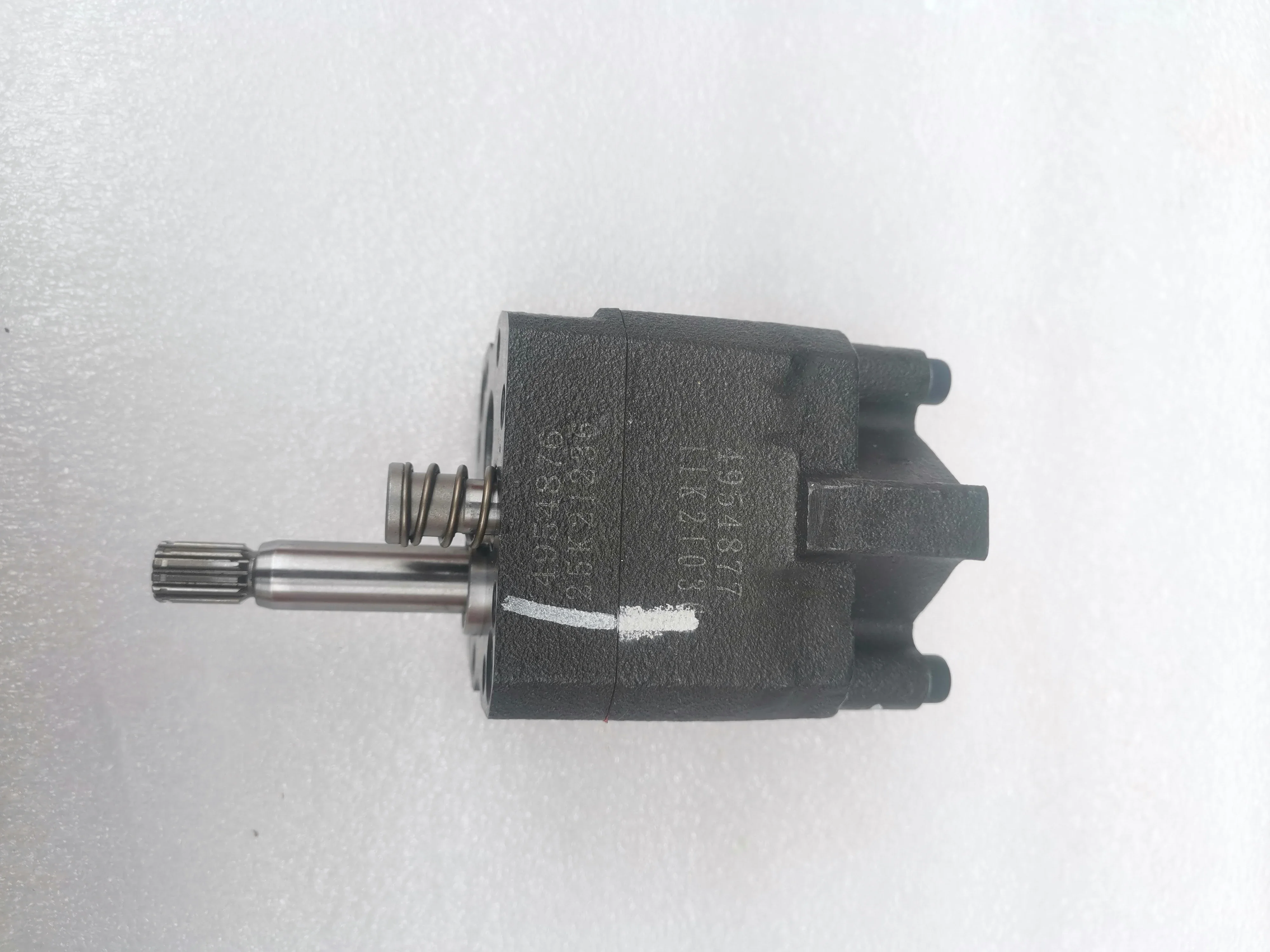 أجزاء محرك الشاحنة رأس مضخة التروس الدوار 4954876 4954877 لمضخة التروس M11