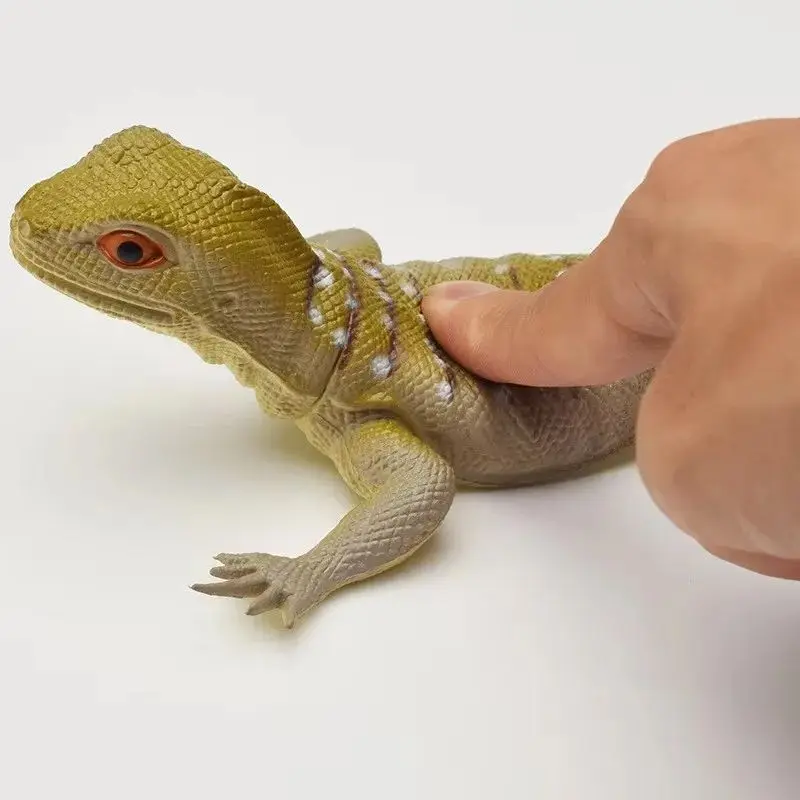 1 pçs brinquedo de lagarto de borracha macia realista rangido som simulação réptil decoração de mesa simulação cognitiva decoração animal