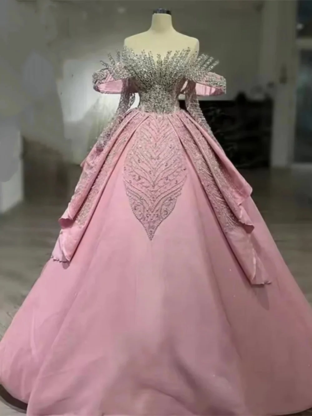 

Вечернее платье принцессы с открытыми плечами, расшитое кристаллами и бисером, для выпускного вечера, с роскошными складками, в пол, на заказ