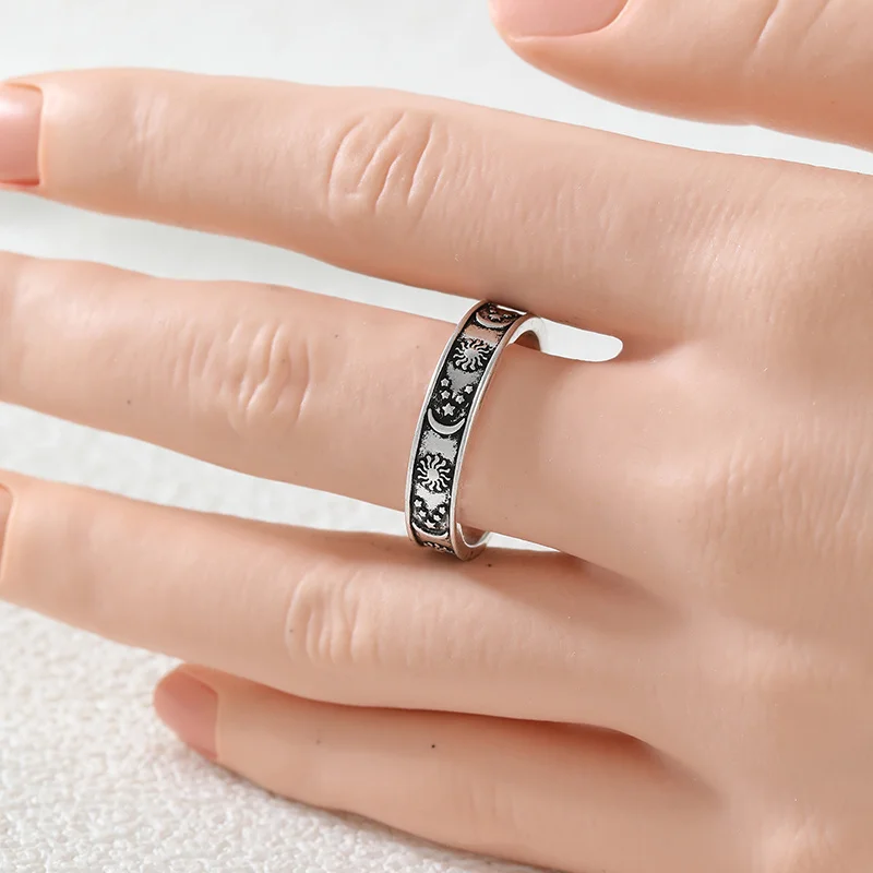 Vintage Relief Distressed Style Ring Carving Sun Moon Unique Design Punk Gothic Style Ring For Men Women Fashion Jewelry
