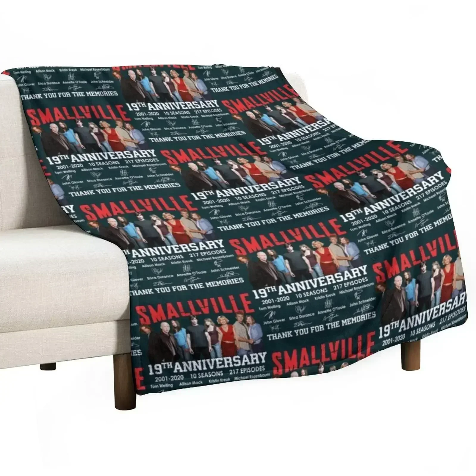 Smallville 19th Anniversary 2001 2020 10 Seasons 217 Episodes Signatures Thank You For The Memories, Throw Blanket