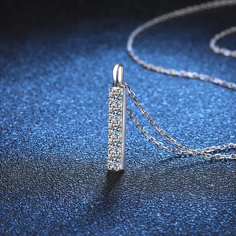 18K gold inlaid diamond necklace, women's full diamond D-color moissanite PT950 platinum 0.5 carat fashionable collarbone chain
