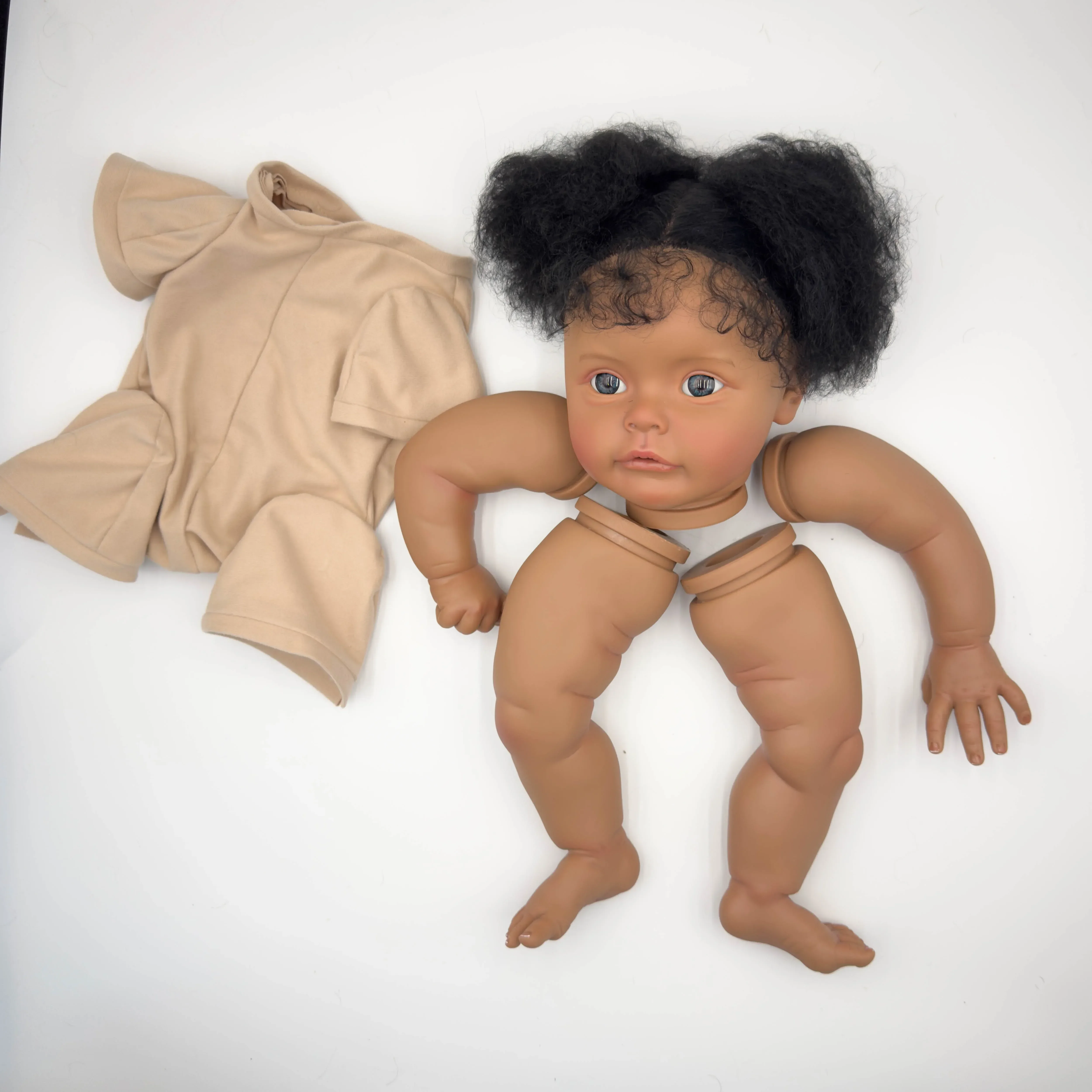 NPK 24'' Dark Skin Unfinished Reborn Doll Kit Reborn Suesue Lebensechte bemalte Kit Puppenteile mit Handwurzelhaar