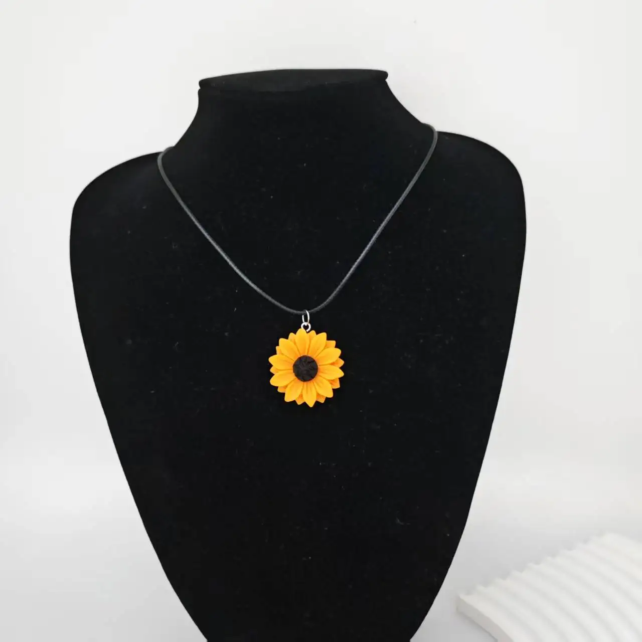 

Fall Yellow Sunflower Pendant Neckalce for Women Girl Cute Romantic Flower Pendant Necklace Gift for friend Handmade