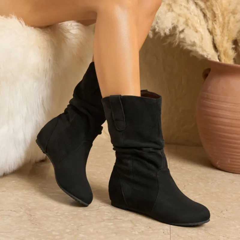 

2025 Design Female Ankle Boots Flock Round Toe Wedges Slip on Pleated Size 41 42 43 Leisure Daily Booties Women