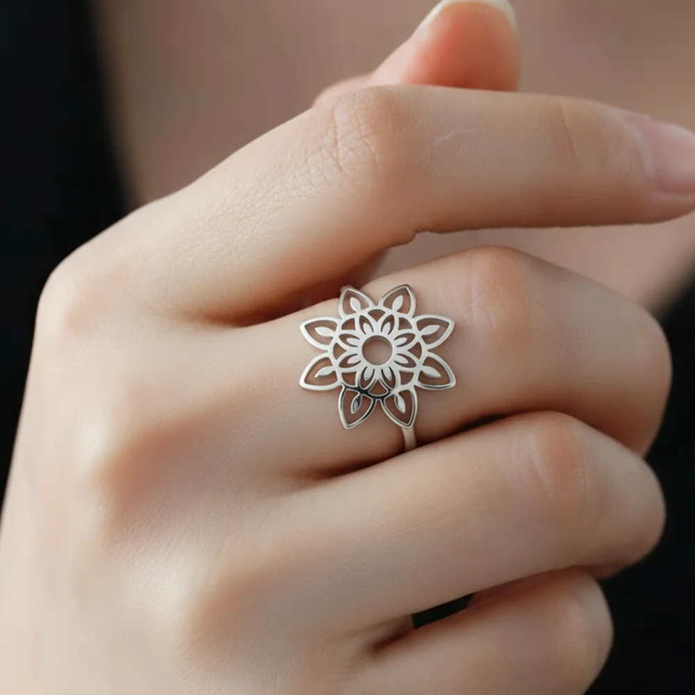 DOTIFI New Stainless Steel Openwork Floral Design Ring Women's Minimalist Fashion Commuter Finger Jewellery Party Creative Gift