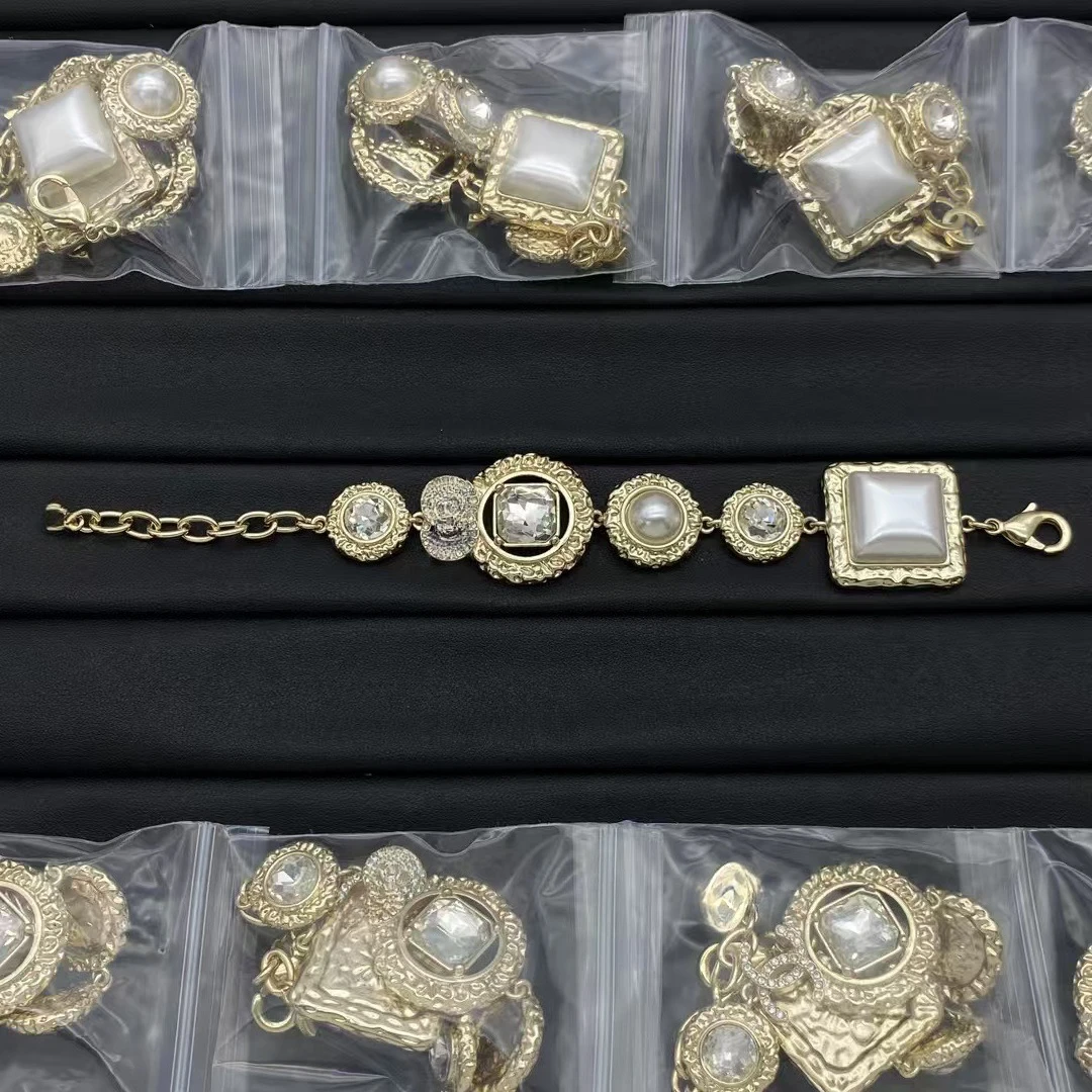 

Pearl Bracelet Women's Antique Fashion, Exquisite, Classic 2025 Bracelet