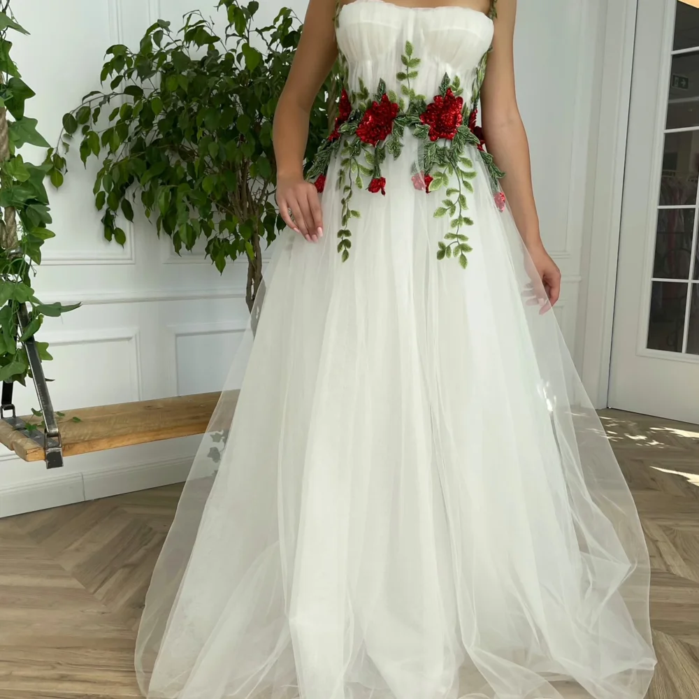 Customized Long White Strapless Prom Dresses فساتين الحفلات Natural Waist Sleeveless with Applique A Line Sweep Train Prom Gown