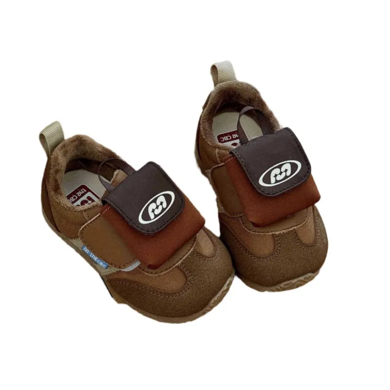 

Детские кроссовки для мальчиков, новинка 2023 года, осенние повседневные удобные универсальные детские прогулочные туфли на мягкой подошве, модные теннисные туфли для девочек