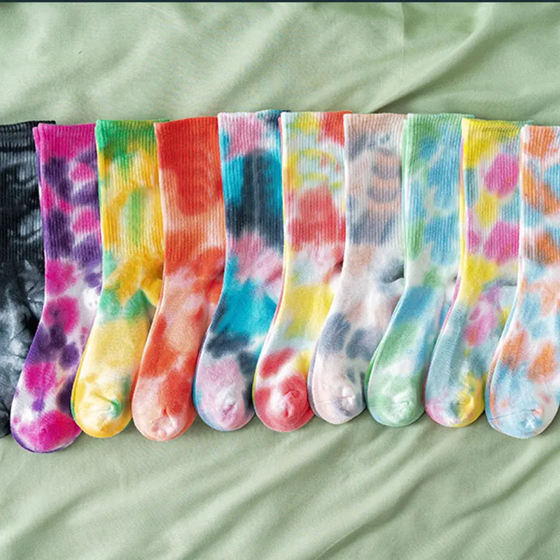 CHRLEISURE 2 Pairs/Set Mid-tube Men\'s Cotton Socks Tie Dye Trend Socks Gradient Color Fashion Sports Personality Socks