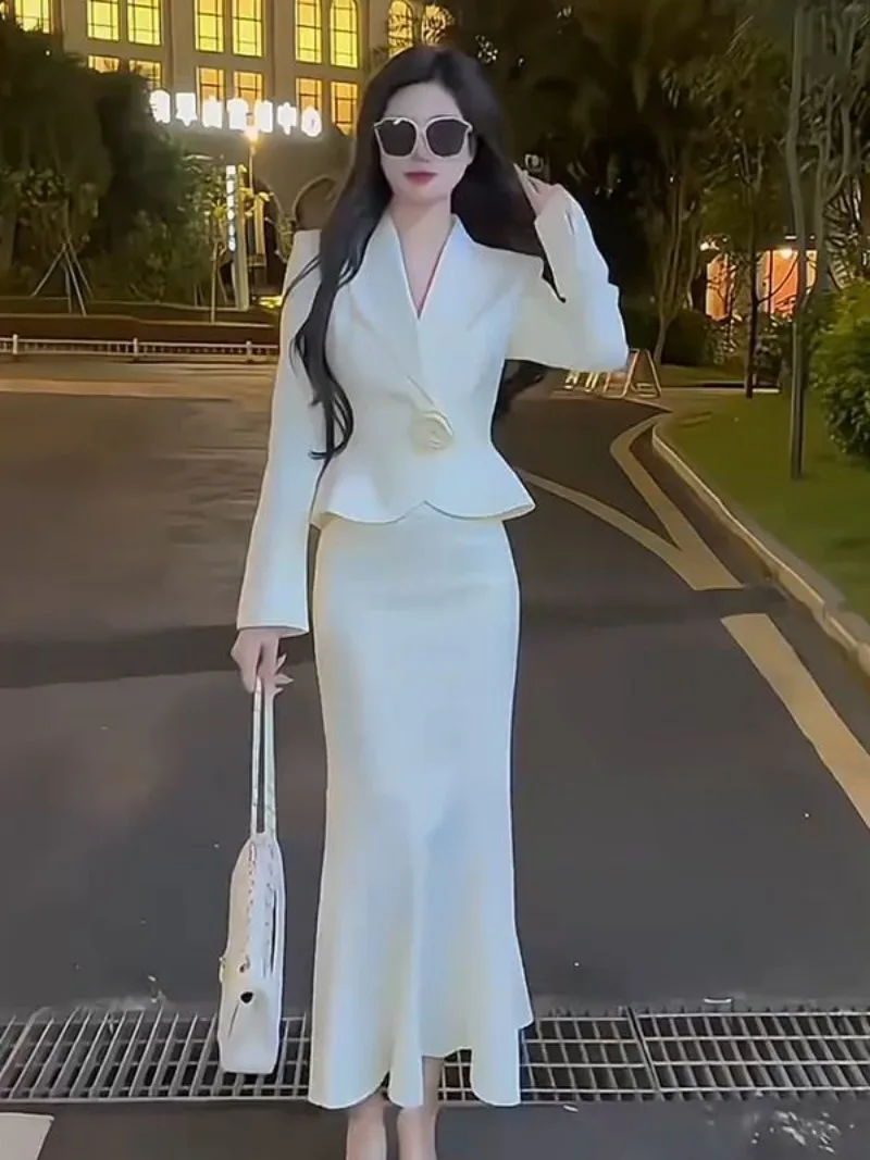 

Новый элегантный осенний женский костюм высокого класса, модное короткое пальто с 3D цветком и тонкой талией + юбка с высокой талией, однотонный комплект из двух предметов