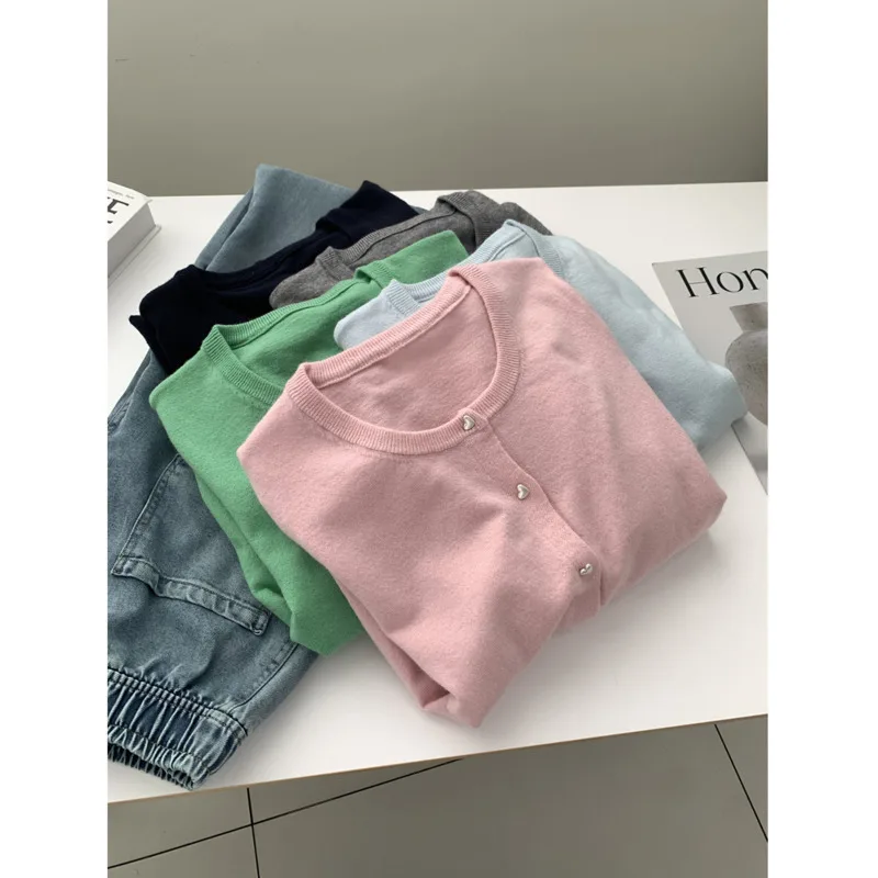 

Autumn Heart Button Knitted Cardigans Women Round Neck Single Breasted Korean Casual Sweater