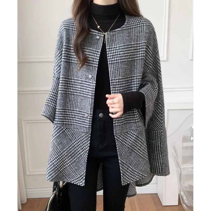 Women's Knit Poncho Cape with O-Neck Checkered Outerwear, Autumn Winter Korean Style Fashionable Coat