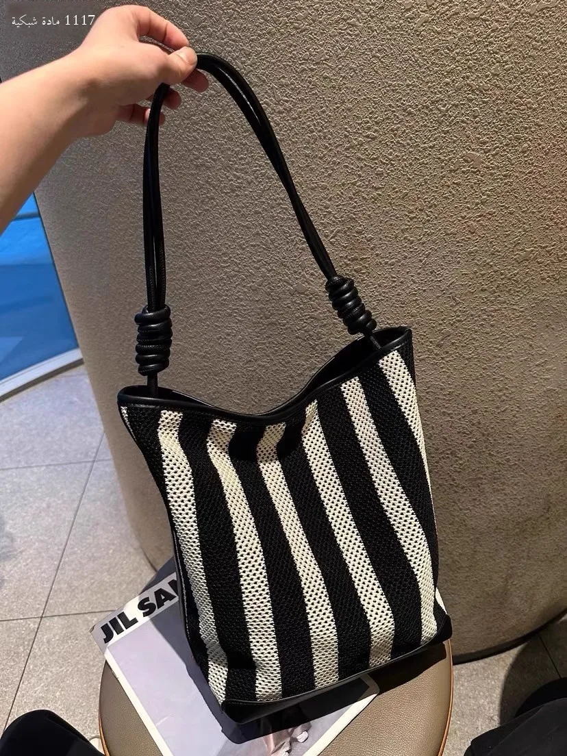 

2025 New Sle Large Capaci Women's Tote Bag Bla White Stripes Woven Buet Bag Commuter Crossbody Holiday Faion