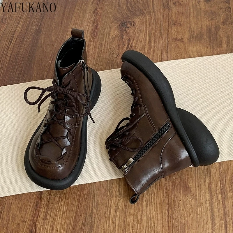 Stile britannico con suola spessa aumentare l\'altezza brutto carino grande testa scarpe stivaletti fatti a mano Mori ragazza piede largo stivali