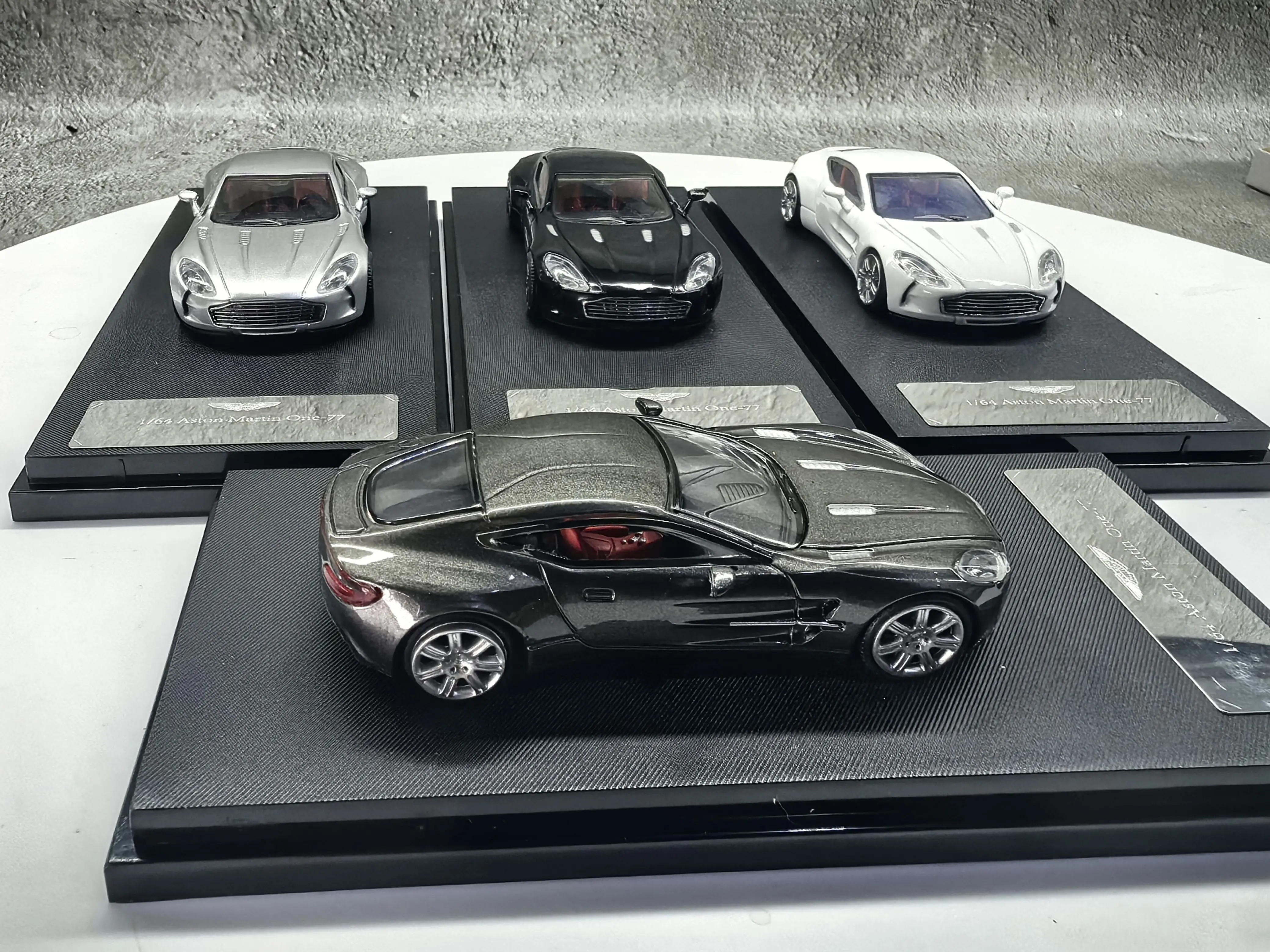 1:64 Aston Martin ONE77 alloy model car toy display item gift collection boy gift