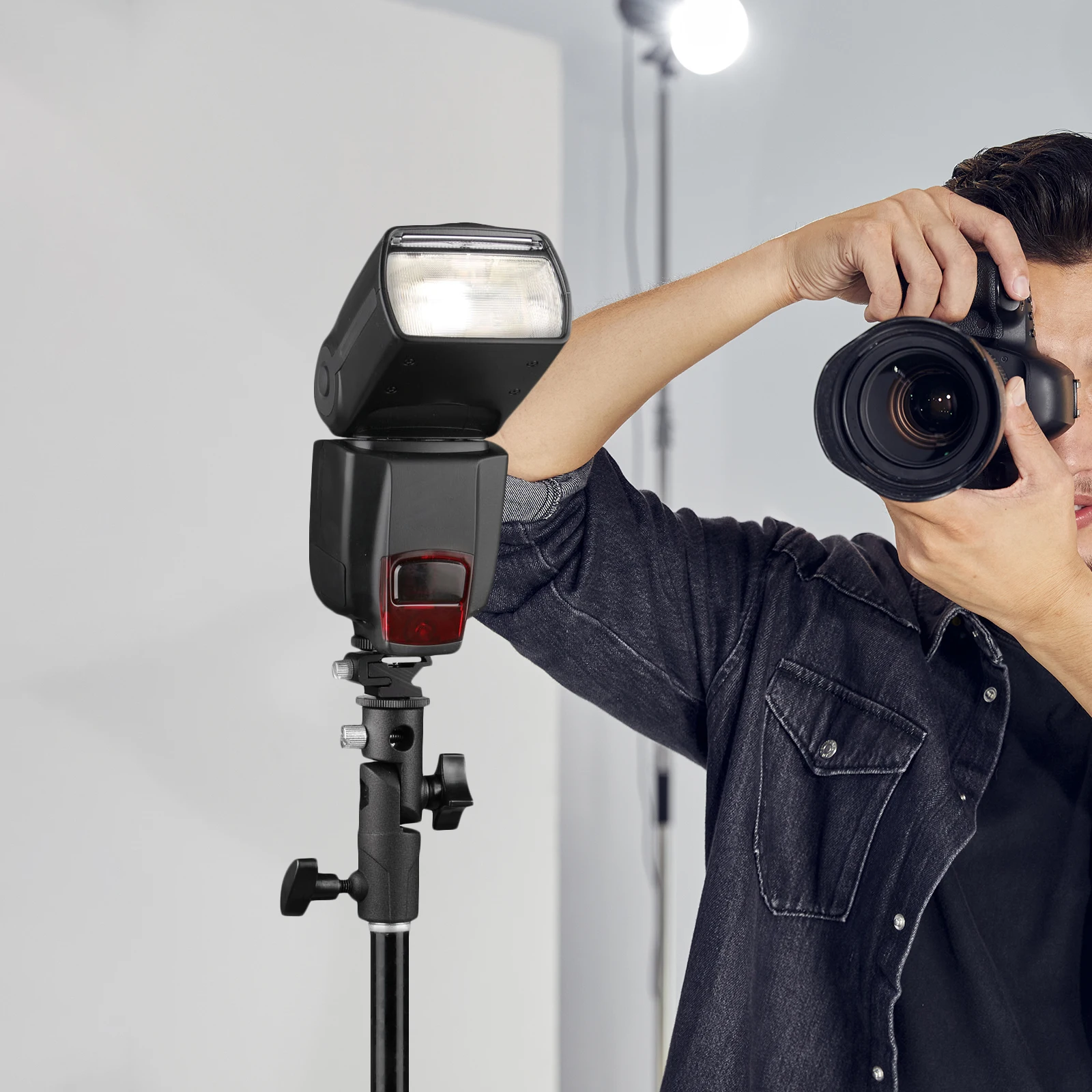 

Flash Bracket Holder Tripod Light Stand 180° Vertical 360° Horizontal Adjustment Flashes LED Light Aluminum Metal ABS