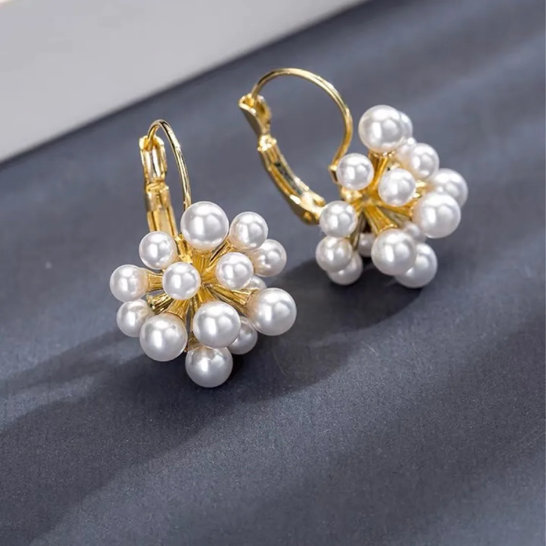 

Fashion light luxury simple pearl flower ball earrings for women high-end light luxury earrings for women jewelry gift