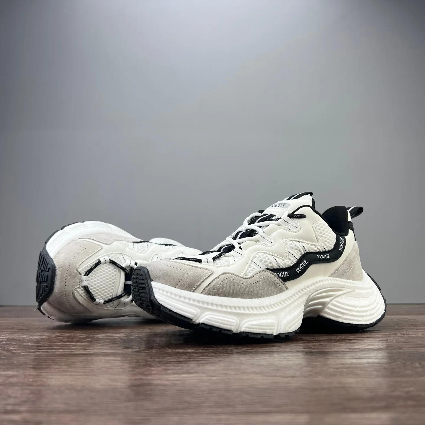 

Leather Dad Shoes Men Women Casual Sports Running Low Top Breathable Mesh Thick Bottom Heightening Versatile Fall Winter
