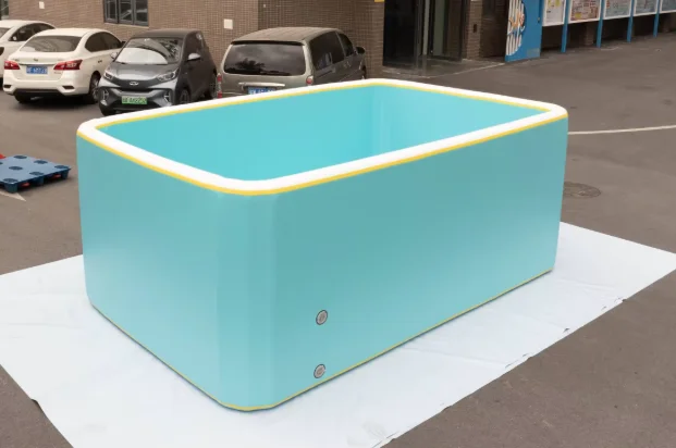 

Надувной бассейн синего цвета 3,7м*2,7м*1м