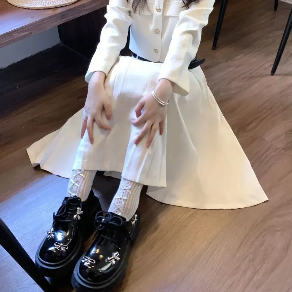 韓国風白長袖カレッジ風コートプリーツロングスカートツーピーススーツレディース秋服