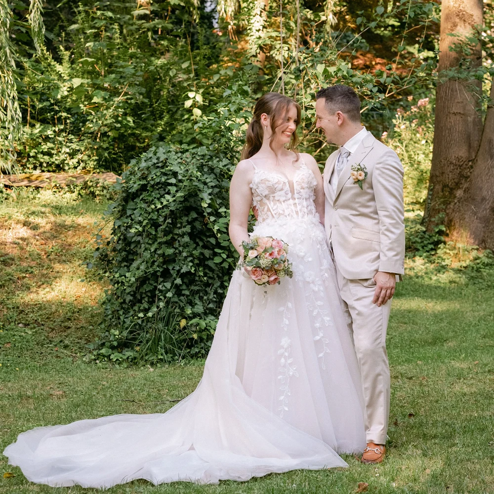 

Boho Lace Elegant Weddings Dresses Halter A Line Sweep Train Applique Tulle Bride Dress Princess Garden Bridal Gown Customized