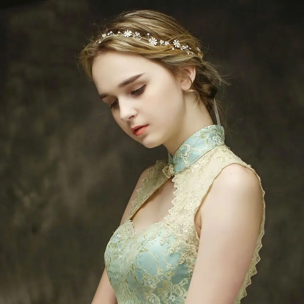 มงกุฎคริสตัลประดับดอกเดซี่สำหรับงานปาร์ตี้ งานแต่งงาน งานเลี้ยง งานวินเทจ เครื่องประดับผม ที่คาดผม