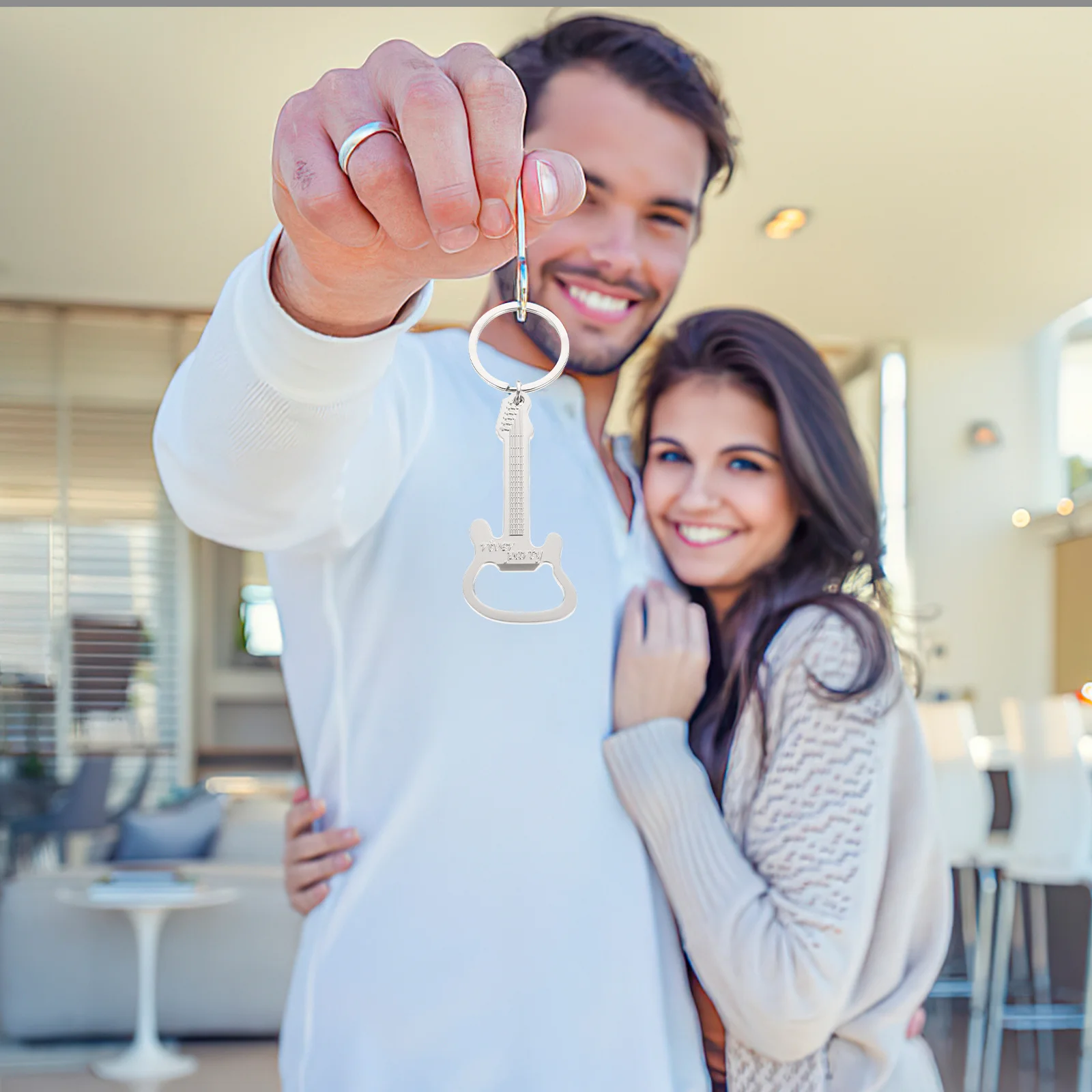 

Брелок с открывалкой для пивных бутылок в форме гитары, легкий металлический сплав, креативная портативная открывалка для бутылок для домашнего бара, кухни, вечеринки