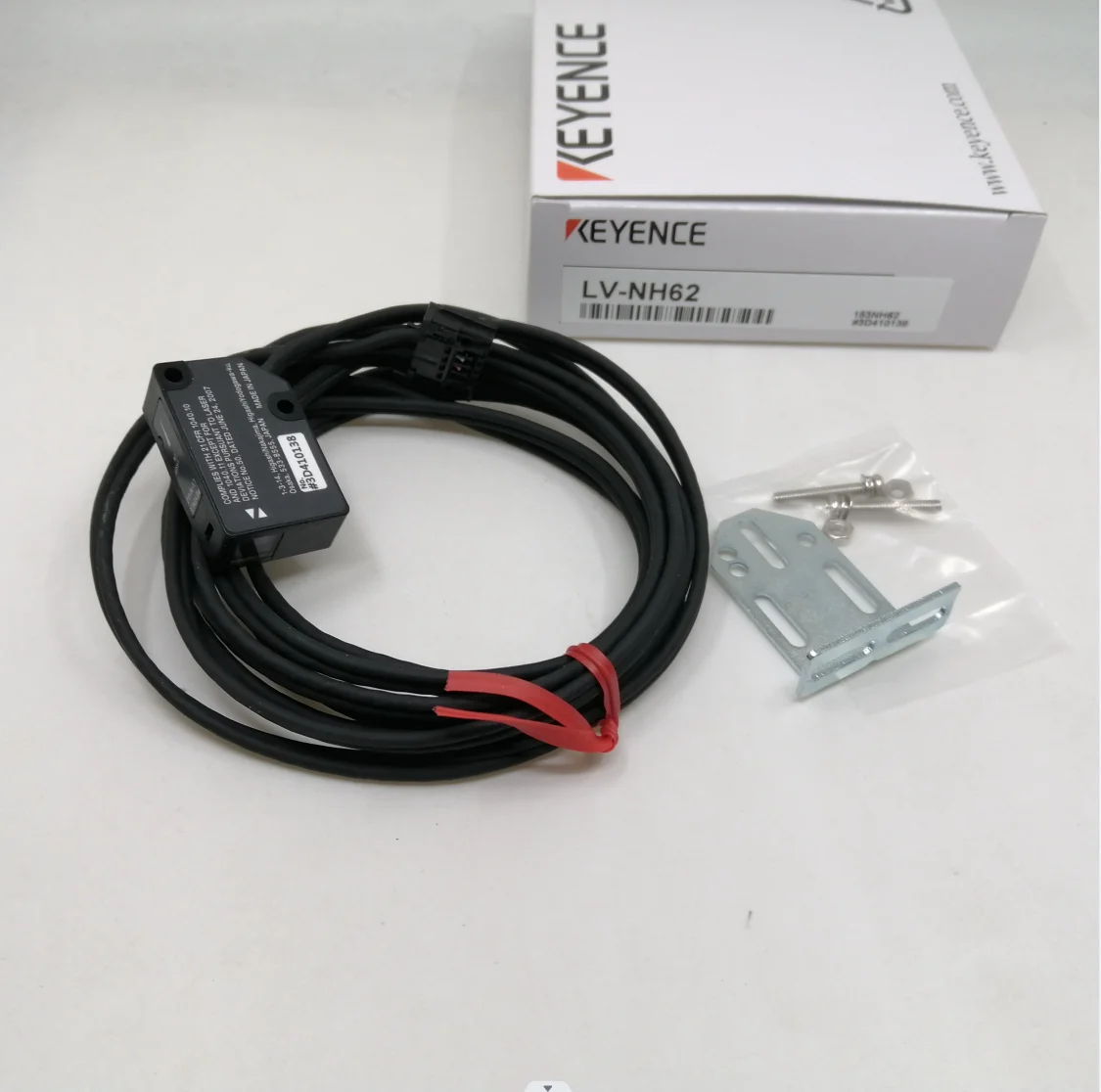 1pcs  Keyence (laser sensor):  LV-NH32  LV-NH35  LV-NH37  LV-NH42  LV-NH62  LV-NH100  LV-NH300