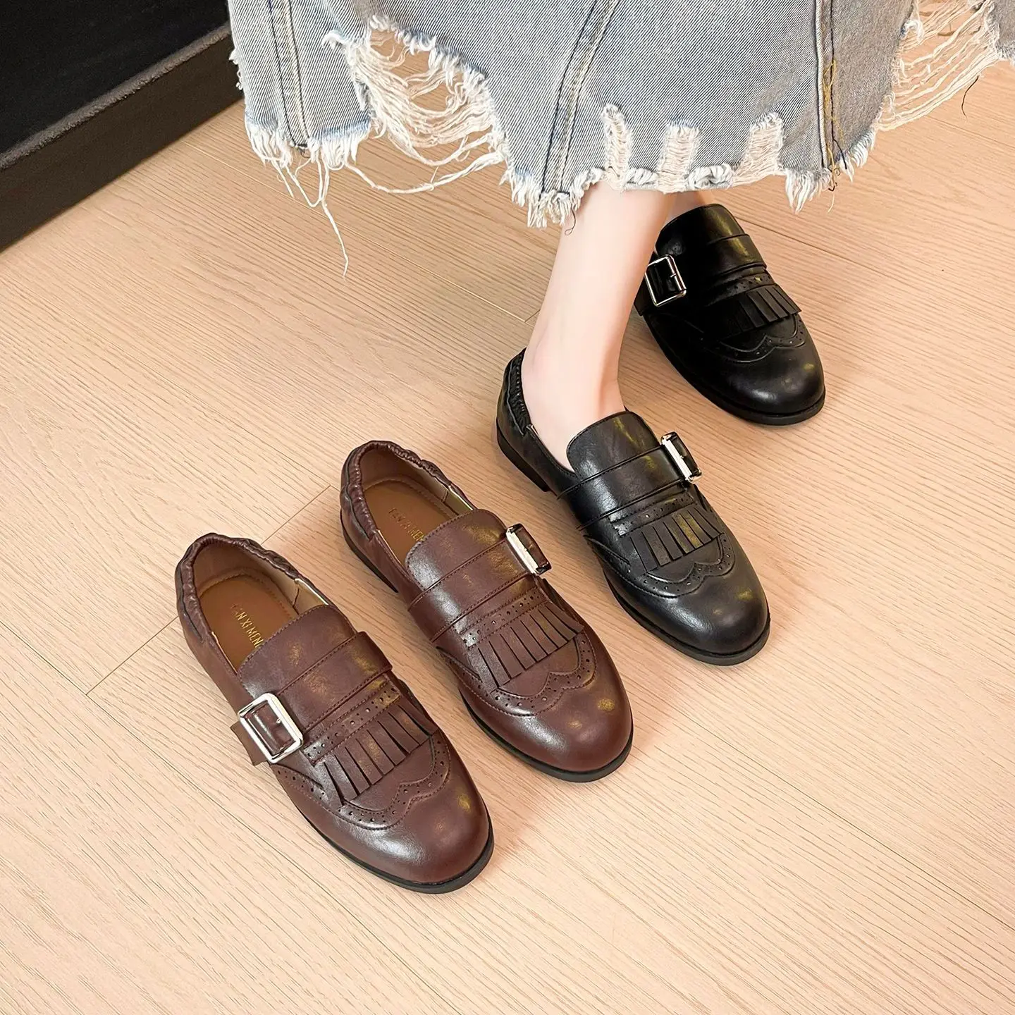

Women Leather Loafers Woman Retro Tassel Buckle Decoration Low Heel Casual Shoes Non-Slip Comfortable Shoes for Women Fashion