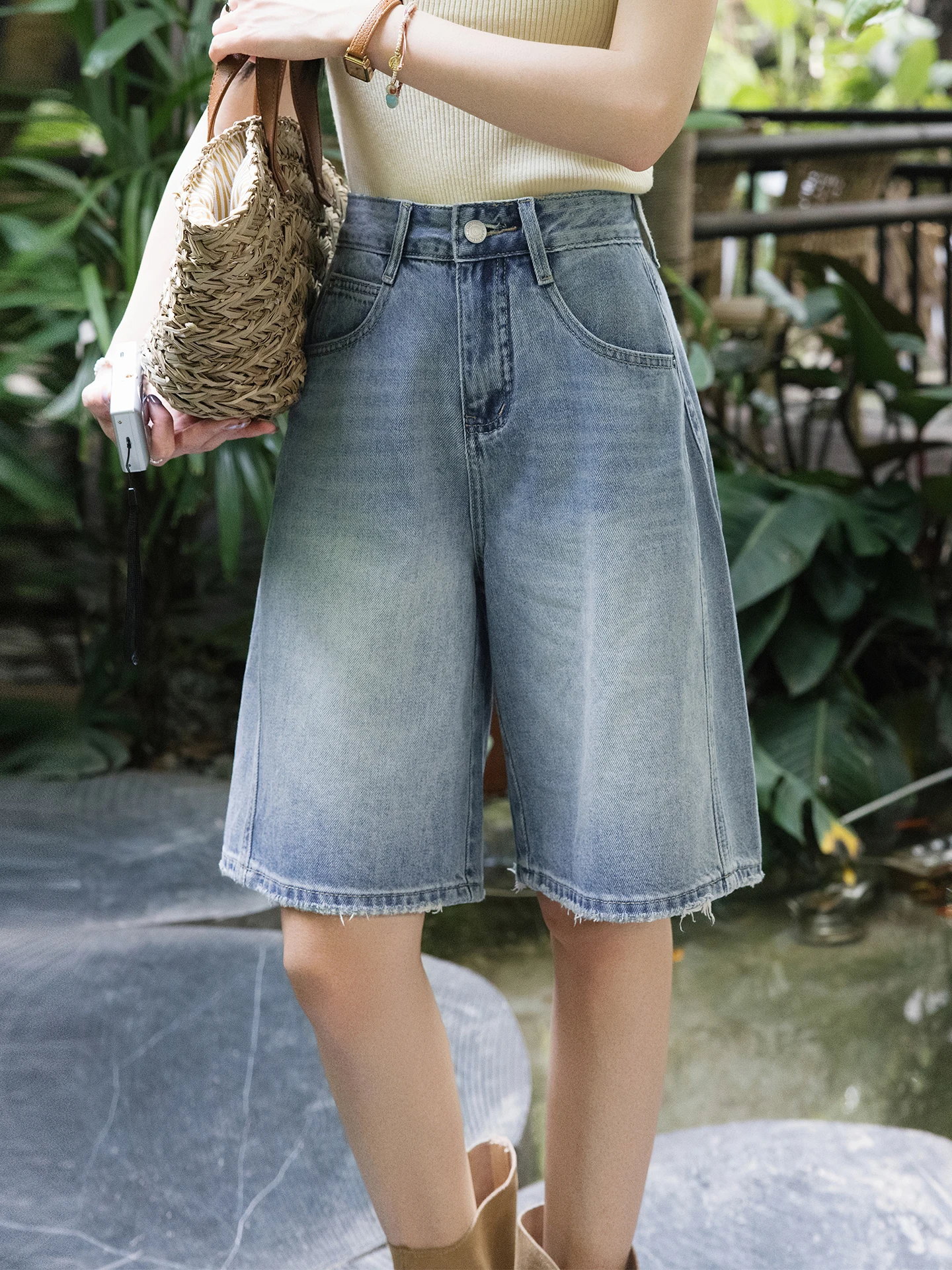 

Light Blue Denim Five-Point Pants High Waist Loose Casual Wear Summer New Style Korean Style Versatile Ripped Jeans
