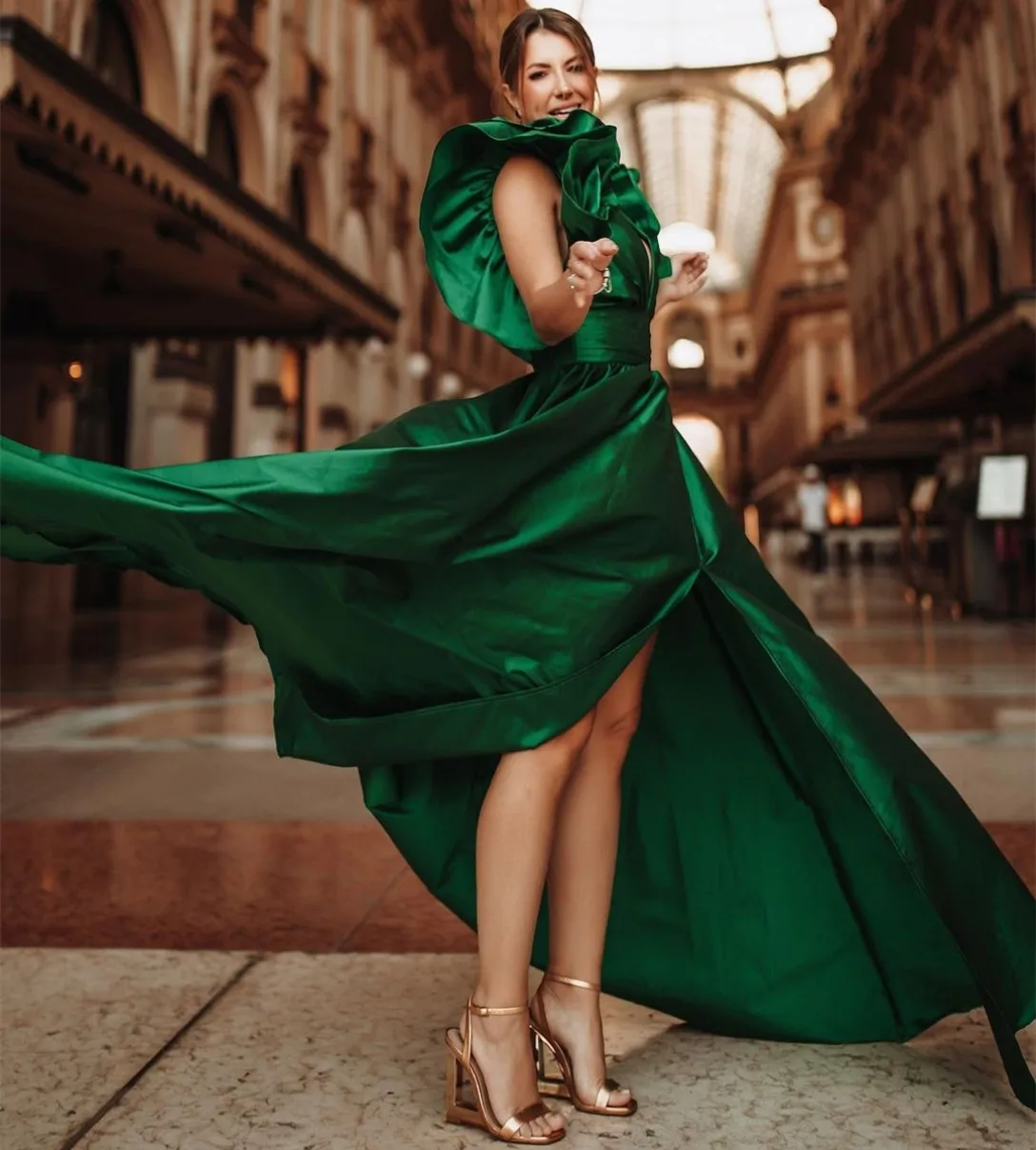 Long Green Satin Prom Dresses with Slit Mermaid V-Neck Pleated Watteau Train Wedding Guest Dress Formal Evening Dress for Women