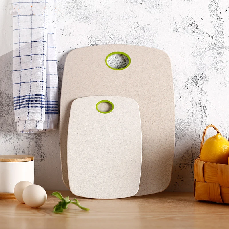 Silikon kaymaz şerit, meyve, sebze kesme tahtaları ile eko buğday saman kesme tahtası. BPA ücretsiz gıda güvenli bulaşık makinesinde yıkanabilir