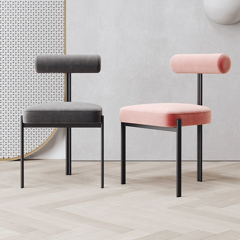 

Скандинавский современный дизайн: Золотой стул-тренога для кафе, обитый кремовым бархатом, для ресторана, кухни, столовой, виллы