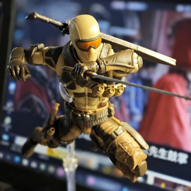 

Hasbro G.I. Joe Classified Series #92 Desert Commando Snake Eyes Collectible 6-Inch Action Figures with 9 Accessories Model