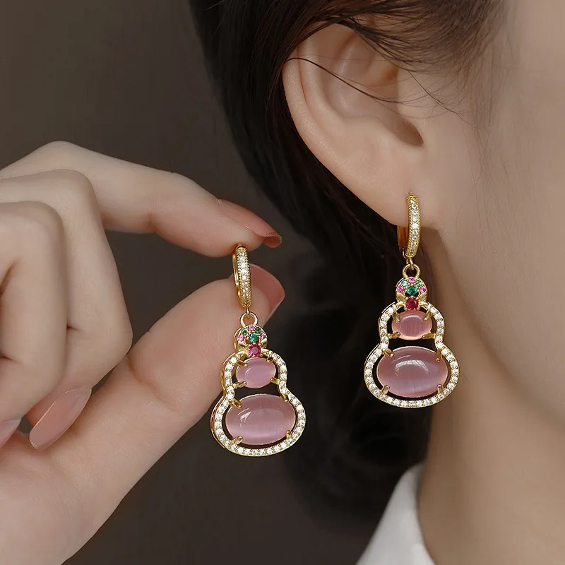 Classic pink cat eye gourd earrings for women new in fashion and high-end exquisite and luxurious earring banquet jewelry gifts