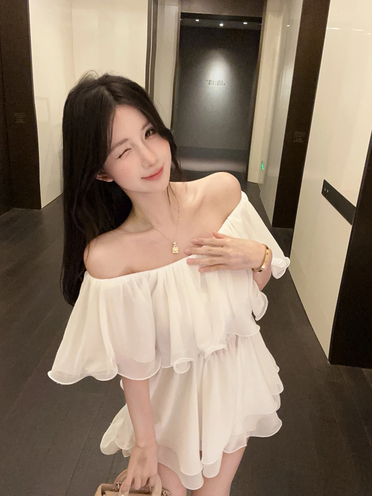 

Unique Beautiful One-Shoulder Ultra-Fairy Lace-Edged Summer Shirt Women's Waist-Cinching Chic Long-Sleeve Korean Style Blouse