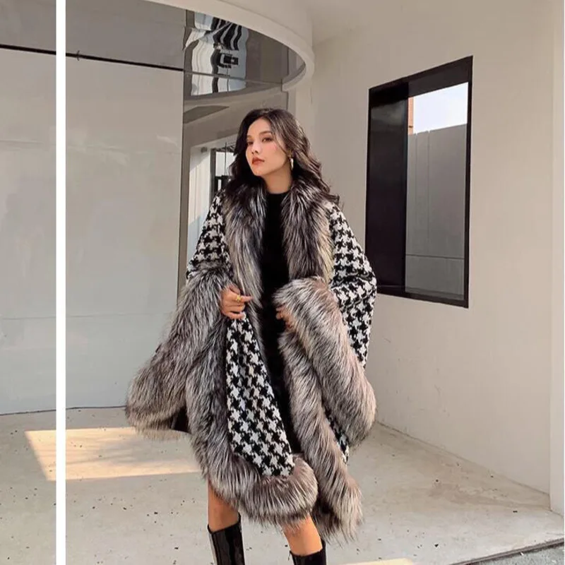 

2024 New Woman Imitation Silver Fox Fur Collar Thousand Bird Gingerbread Cape Imitation Female Thickened White Warm Long Coat