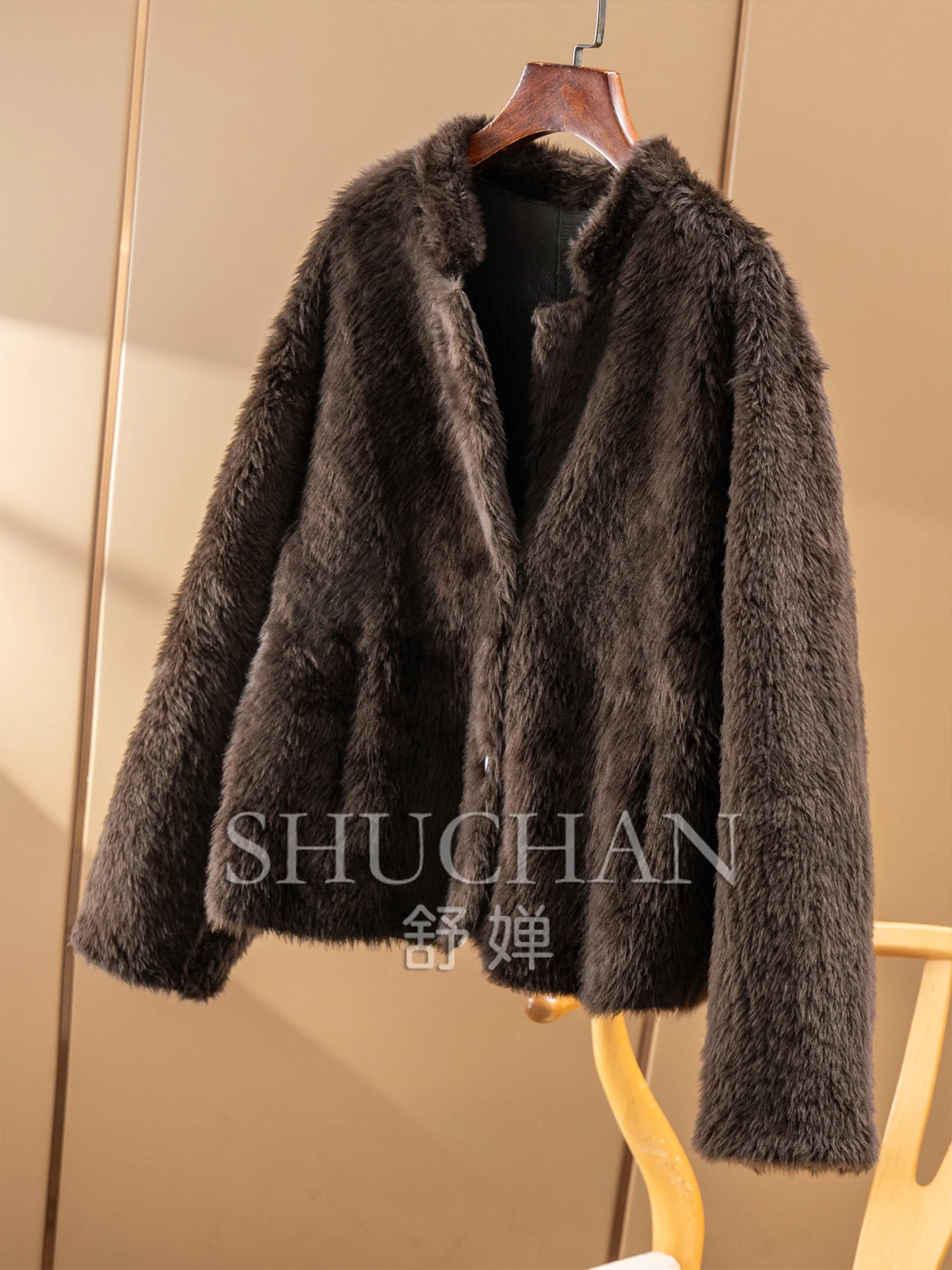 Рисунок 4 - Роскошная меховая куртка из овчины Lagon