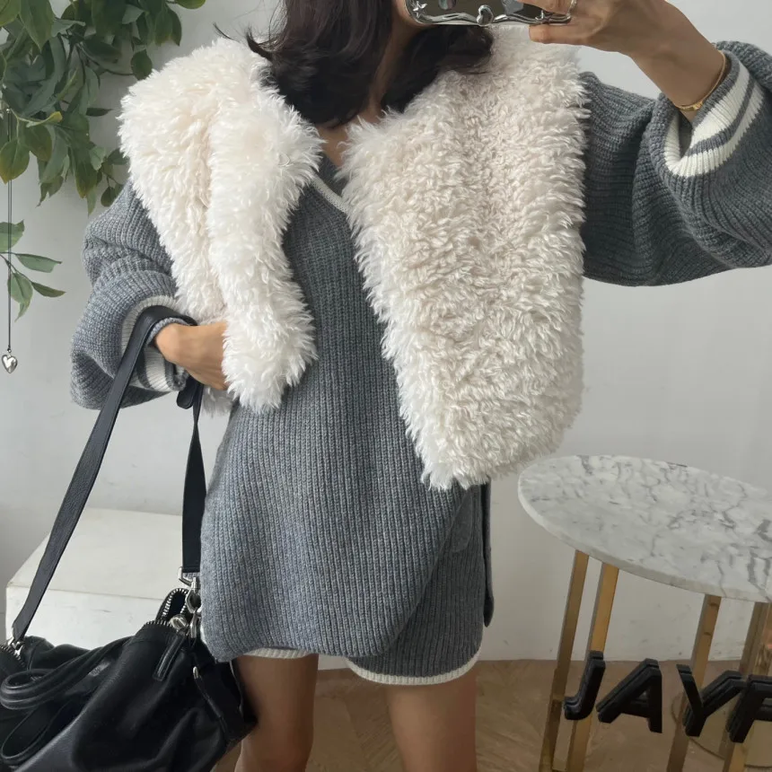 Ladies Imitation Wool Fur Vests Women's 2024 Autumn Winter New Trendy Fur Integrated Plush Tank Tops Sleeveless Solid Color Vest