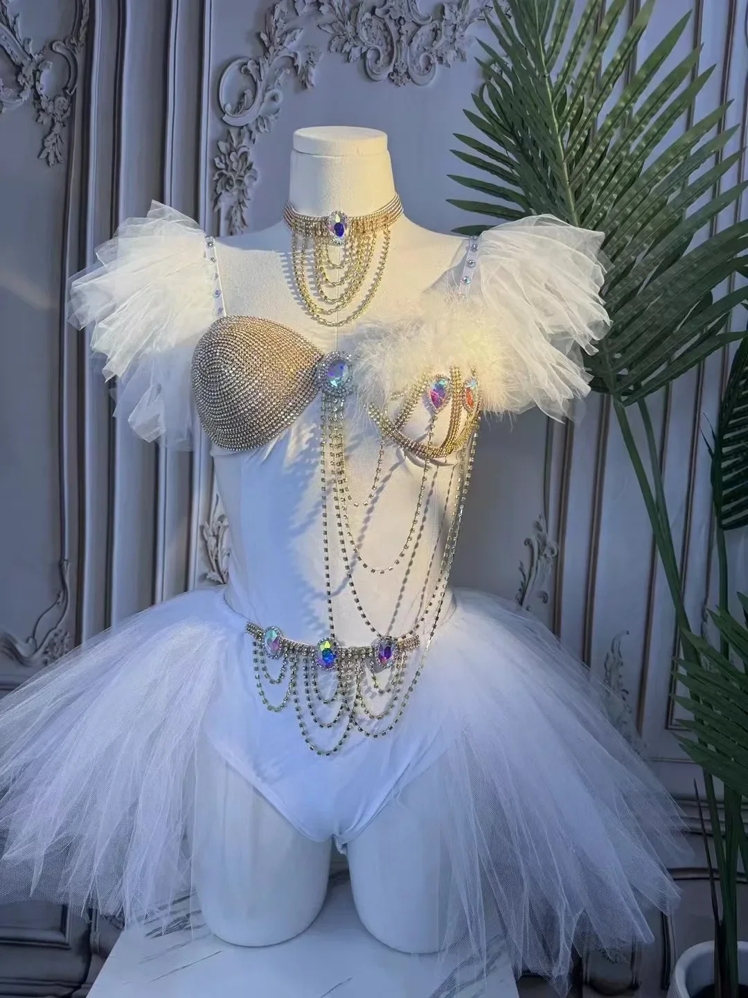 Body de lujo con cadena de diamantes de imitación dorados para mujer, traje Sexy para Bar, club nocturno, cantante, baile, escenario, fiesta, Rave, cumpleaños, graduación