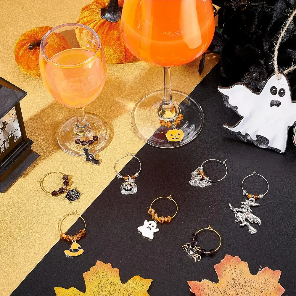 ชุดเครื่องประดับแก้วไวน์ธีมฮาโลวีน 24 ชุด พร้อมจี้ตกแต่ง 12 แบบ และต่างหูห่วงสำหรับค็อกเทล