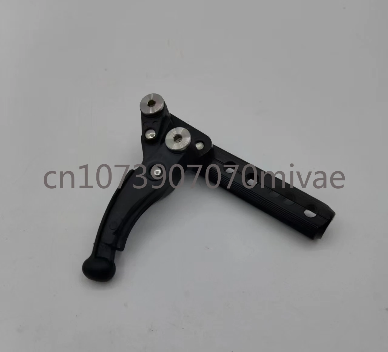 

Universal Sports Wheelchair Aluminum Alloy Brake Wheelchair Accessory Pipe Clamp Installation